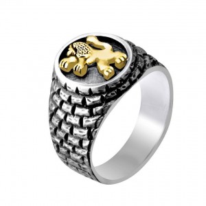 Rafael Jewelry Sterling Silver Ring with Golden Lion Artistas y Marcas