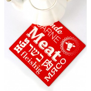 Bright Red Trivet with White Text and Cow Head by Barbara Shaw Hogar y Cocina