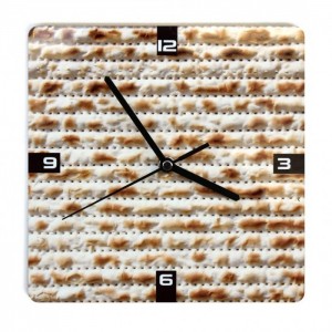 Illustrated Matzah Wooden Clock By Ofek Wertman Relojes